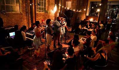 继续加码音乐业务：Airbnb给“音乐现场”带来新可能