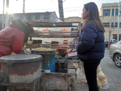 十八线小山村：两辈人的互联网冲击