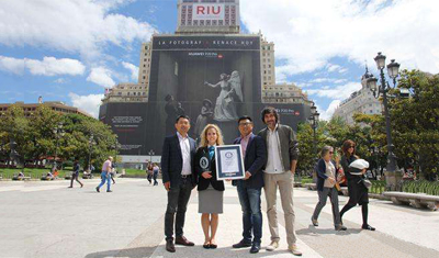 华为手机创造最大户外广告吉尼斯世界纪录