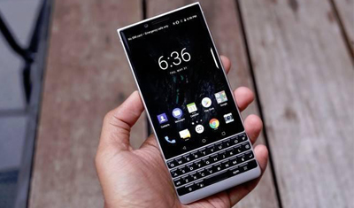 高傲的黑莓终于妥协,连推两款全触屏新机! 高傲的黑莓终于妥协,连推两款全触屏新机!