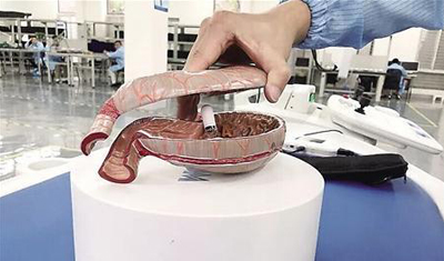 吞颗“胶囊”就可胃镜检查,全球首台胶囊胃镜机器人亮相 吞颗“胶囊”就可胃镜检查,全球首台胶囊胃镜机器人亮相