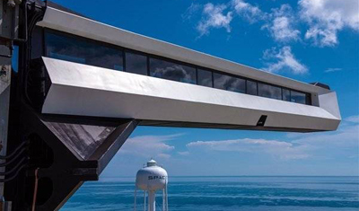 Space X发推秀宇航员进出臂：设计科幻，马斯克盛赞