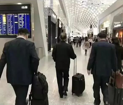 马云宣布退休,撕开了中国企业家们“退休难”的遮羞布 马云宣布退休,撕开了中国企业家们“退休难”的遮羞布