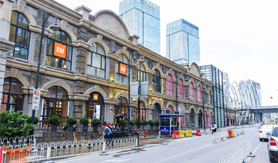 小米在伦敦开了第一家店，并推出了小米 8 Pro