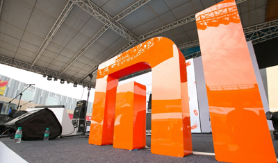 小米手机变阵：雷军“五路纵队”强攻智能手机市场