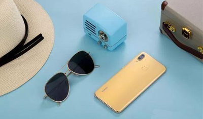 比刘海屏与升降屏更好看?华为Nova4“挖孔屏” 比刘海屏与升降屏更好看?华为Nova4“挖孔屏”