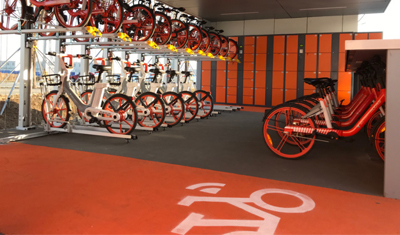 摩拜在雄安设立智能车吧，配有办公区和储物柜