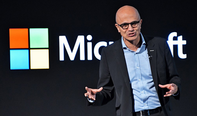 巅峰上的微软，依然面临抉择