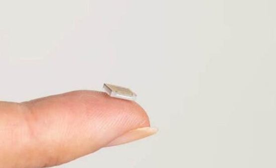 马斯克公布的脑机接口系统有多强?芯片直连大脑、通过USB接口读取信息