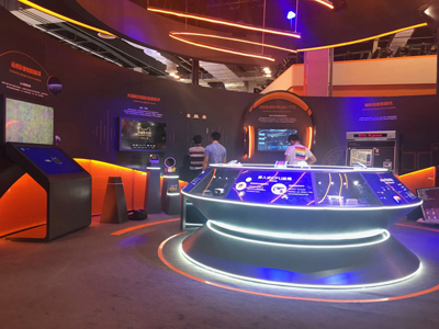 AI大会:腾讯秀工业巡检机器人、阿里展地铁售票机 AI大会:腾讯秀工业巡检机器人、阿里展地铁售票机