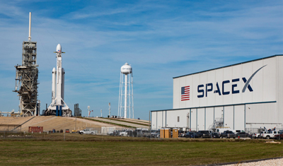 马斯克 SpaceX 公司完成龙飞船 2 号降落伞测试